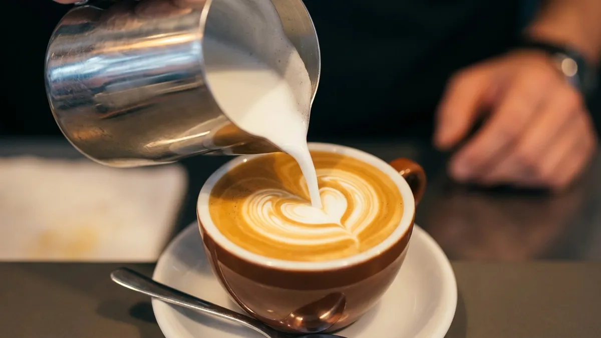 Der perfekte Milchschaum: So gelingt er am Vollautomaten