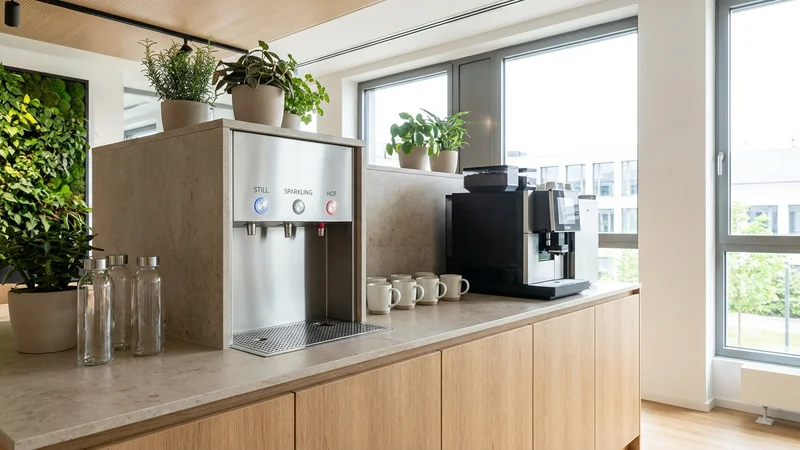 Moderner Wasserspender im Mietmodell mit Service im Büro